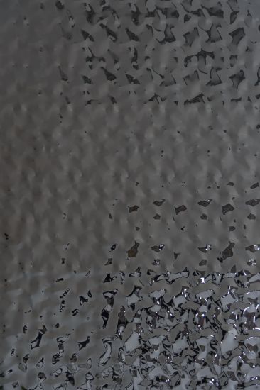 Immagine di PANNELLO IN ACCIAIO EFFETTO BATTUTO GRANA MEDIA NERO LUCIDO 